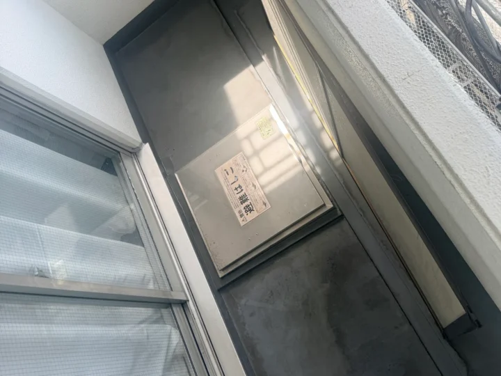 大規模修繕工事に伴うバルコニー床洗浄 施工後